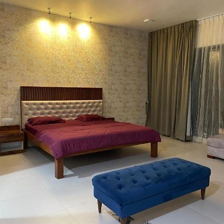 Royal Nest Premium Hotel Pune Luaran gambar